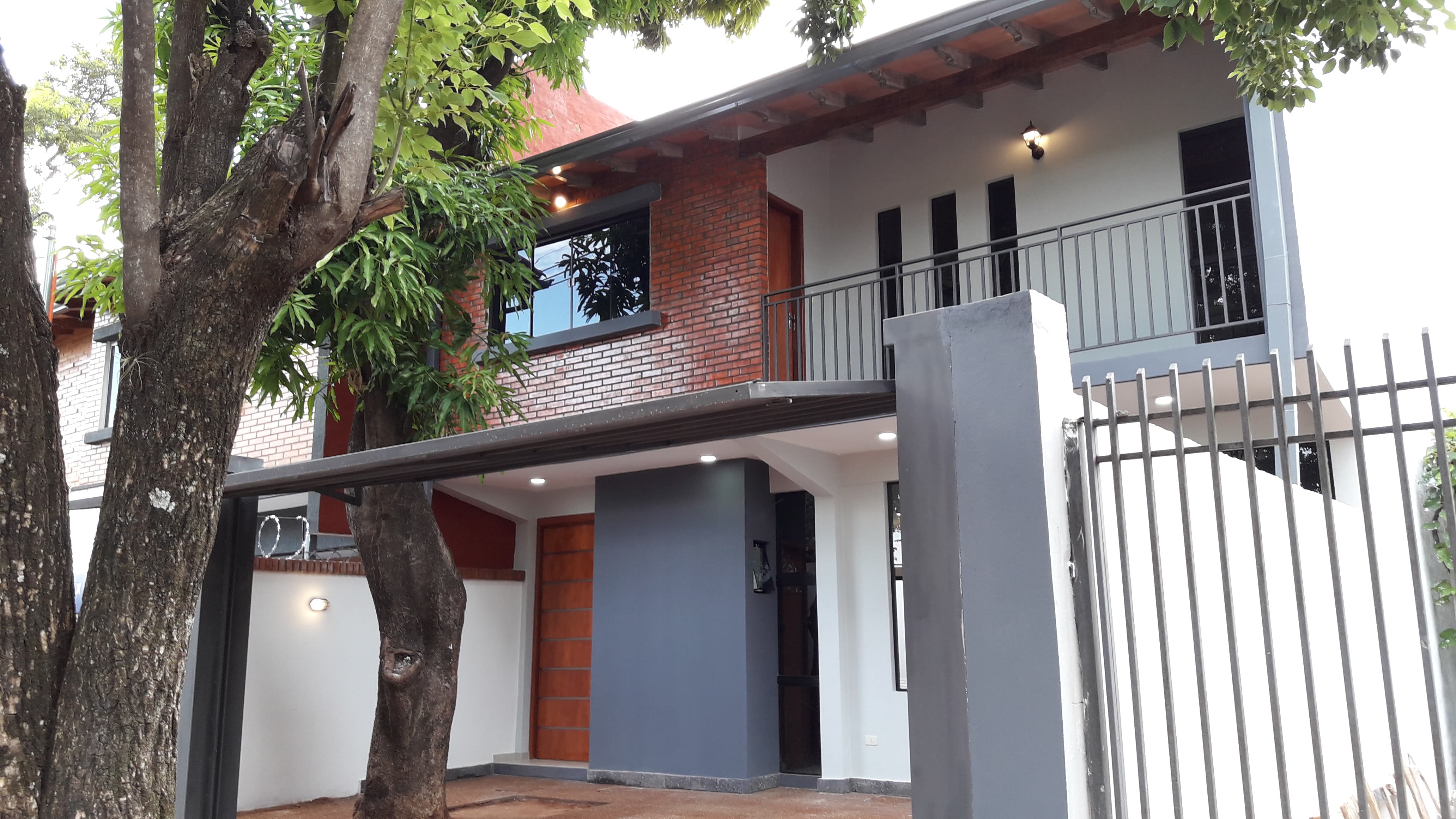 Diseño arquitectónico de vivienda moderna en Asunción Paraguay